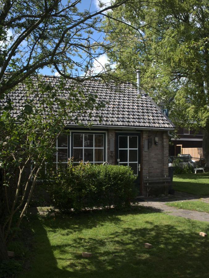 Small, Cute And Cozy Little Holiday Home Hippolytushoef المظهر الخارجي الصورة